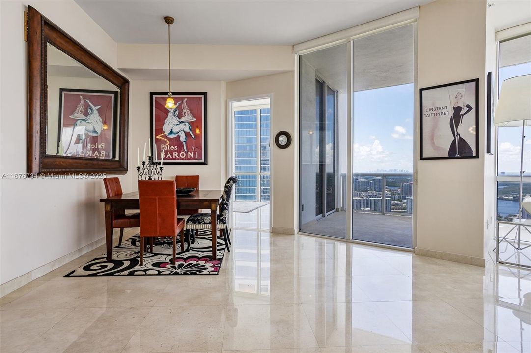 Active With Contract: $2,999,900 (3 beds, 3 baths, 2236 Square Feet)