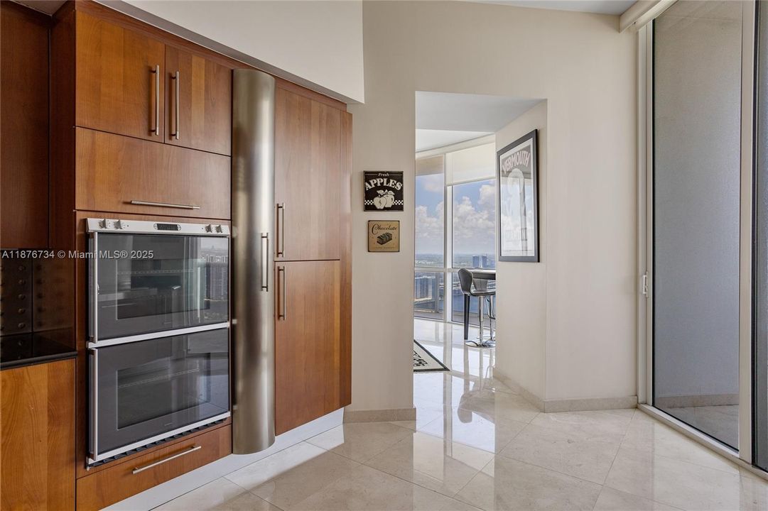 Active With Contract: $2,999,900 (3 beds, 3 baths, 2236 Square Feet)