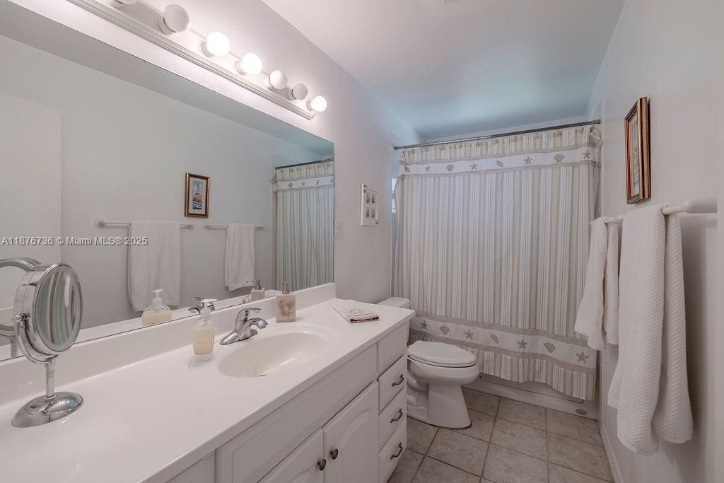 Recently Sold: $1,350,000 (4 beds, 3 baths, 2794 Square Feet)