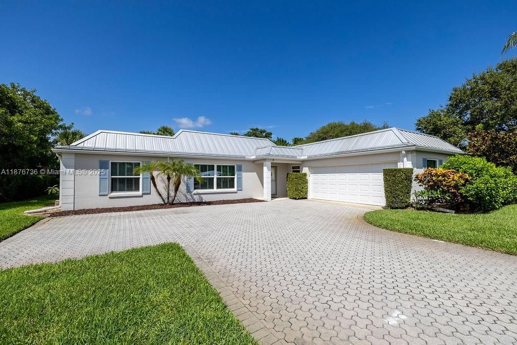 Recently Sold: $1,350,000 (4 beds, 3 baths, 2794 Square Feet)