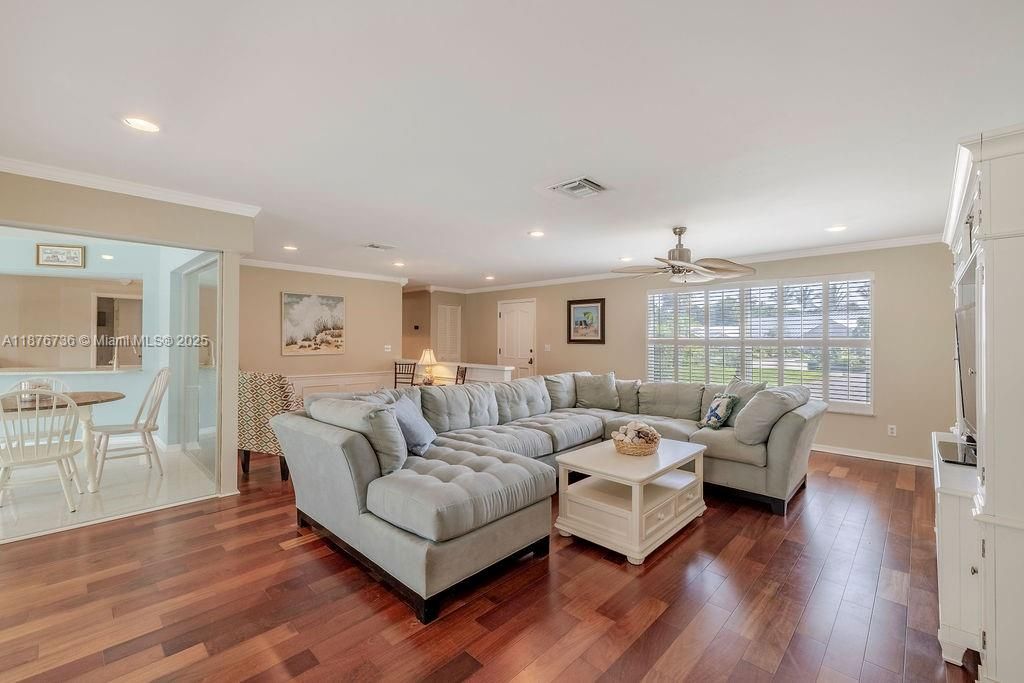 Recently Sold: $1,350,000 (4 beds, 3 baths, 2794 Square Feet)