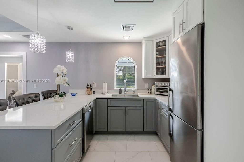 Recently Sold: $1,350,000 (4 beds, 3 baths, 2794 Square Feet)