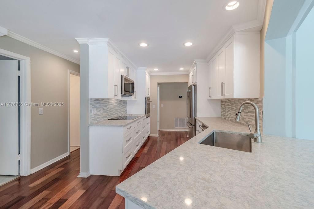 Recently Sold: $1,350,000 (4 beds, 3 baths, 2794 Square Feet)