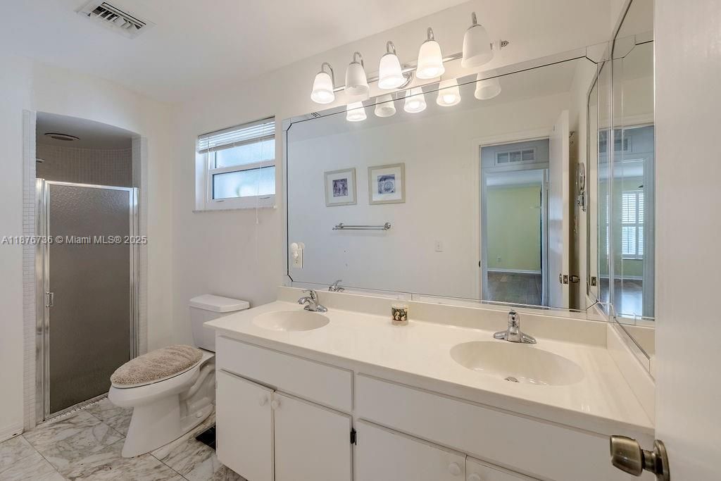 Recently Sold: $1,350,000 (4 beds, 3 baths, 2794 Square Feet)