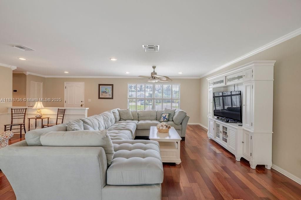 Recently Sold: $1,350,000 (4 beds, 3 baths, 2794 Square Feet)