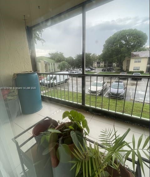 Active With Contract: $149,000 (2 beds, 1 baths, 850 Square Feet)