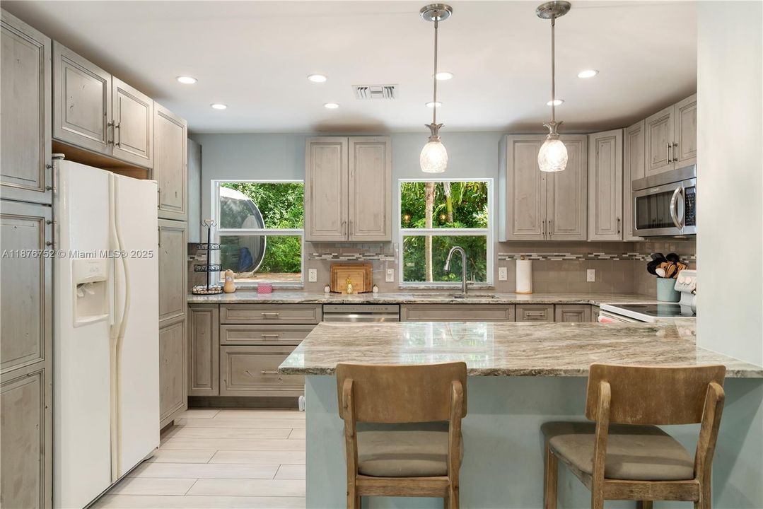 待售: $639,000 (3 贝兹, 2 浴室, 1290 平方英尺)