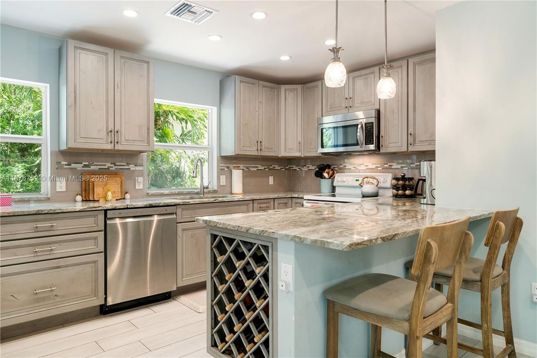 待售: $639,000 (3 贝兹, 2 浴室, 1290 平方英尺)