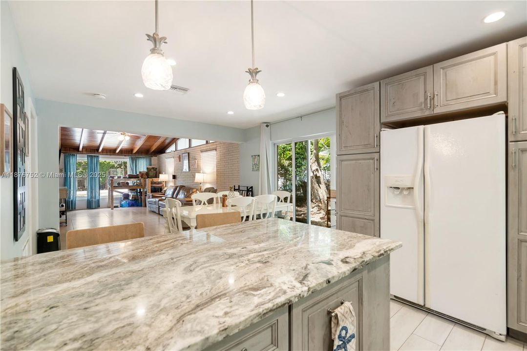 待售: $639,000 (3 贝兹, 2 浴室, 1290 平方英尺)