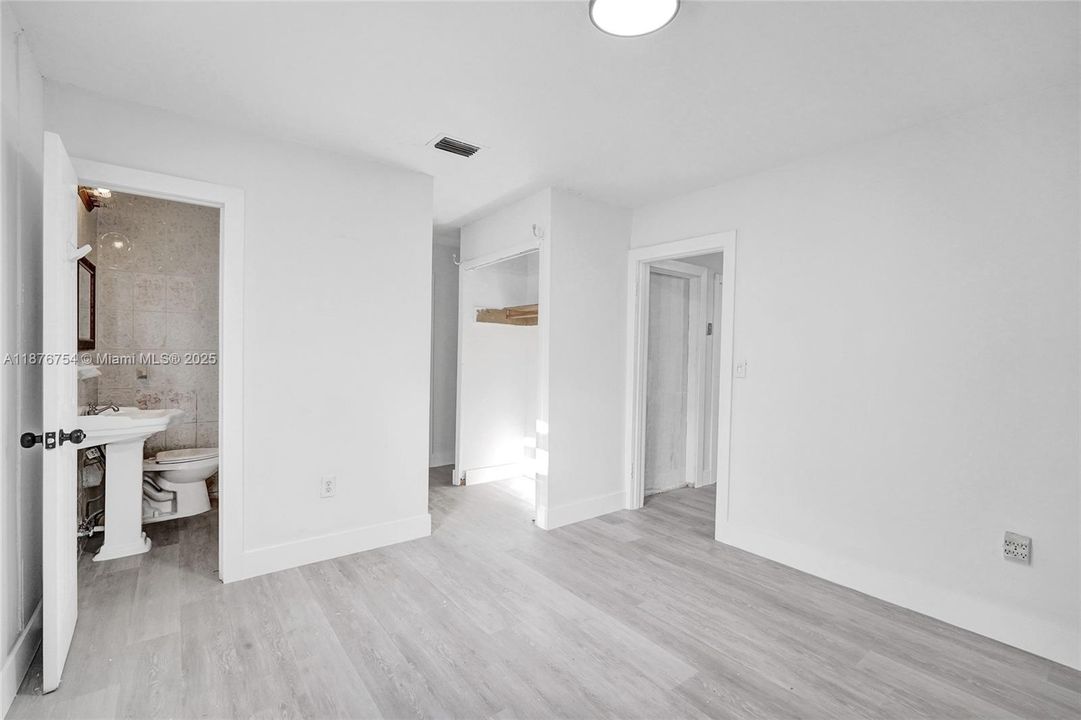 For Sale: $554,999 (4 beds, 3 baths, 2060 Square Feet)