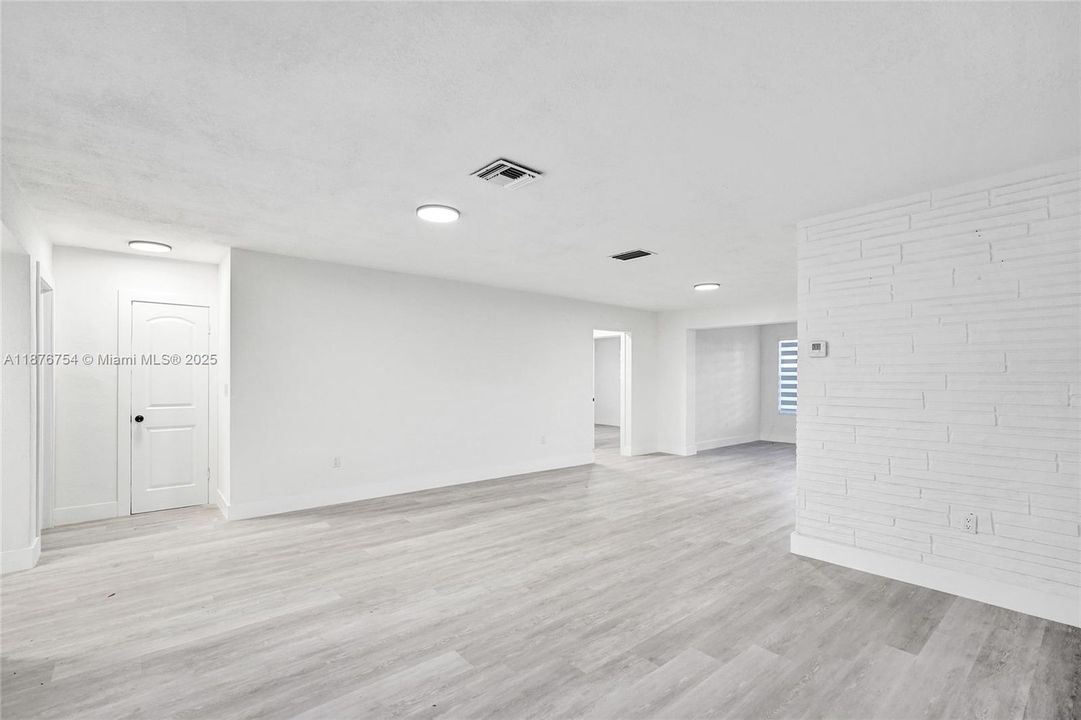 For Sale: $554,999 (4 beds, 3 baths, 2060 Square Feet)