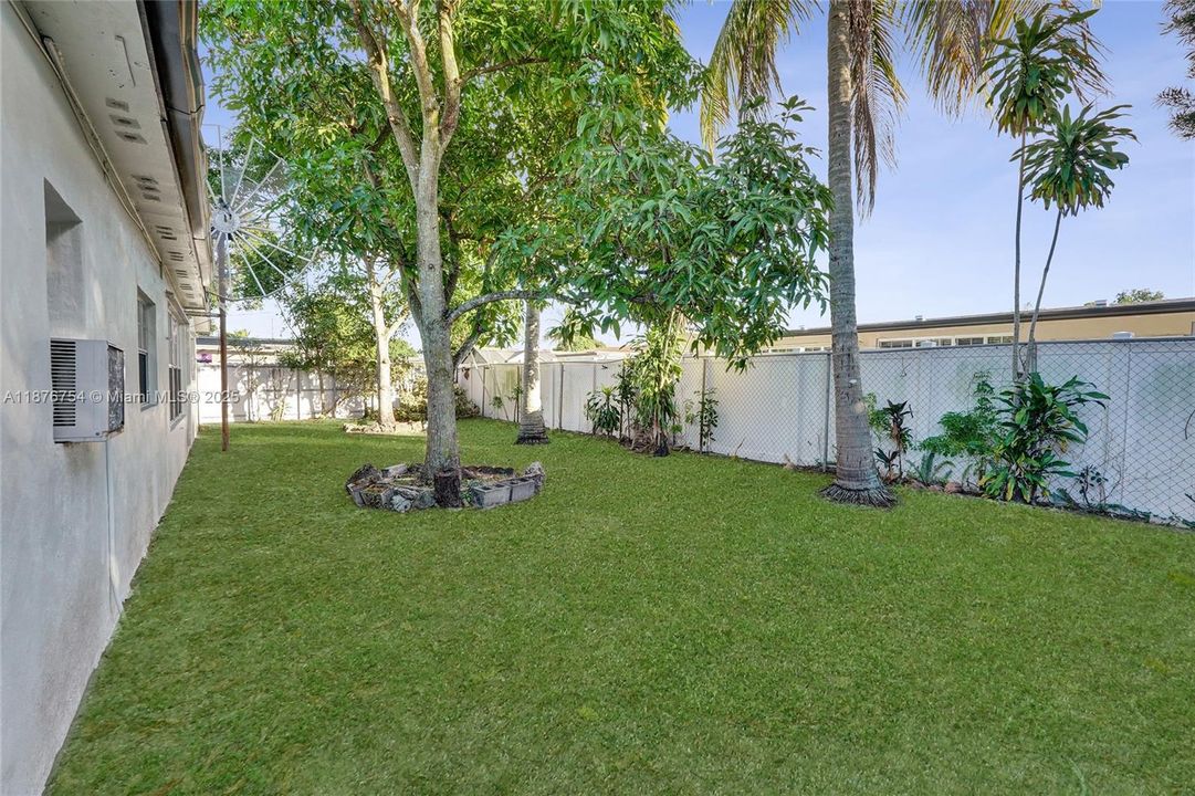 For Sale: $554,999 (4 beds, 3 baths, 2060 Square Feet)