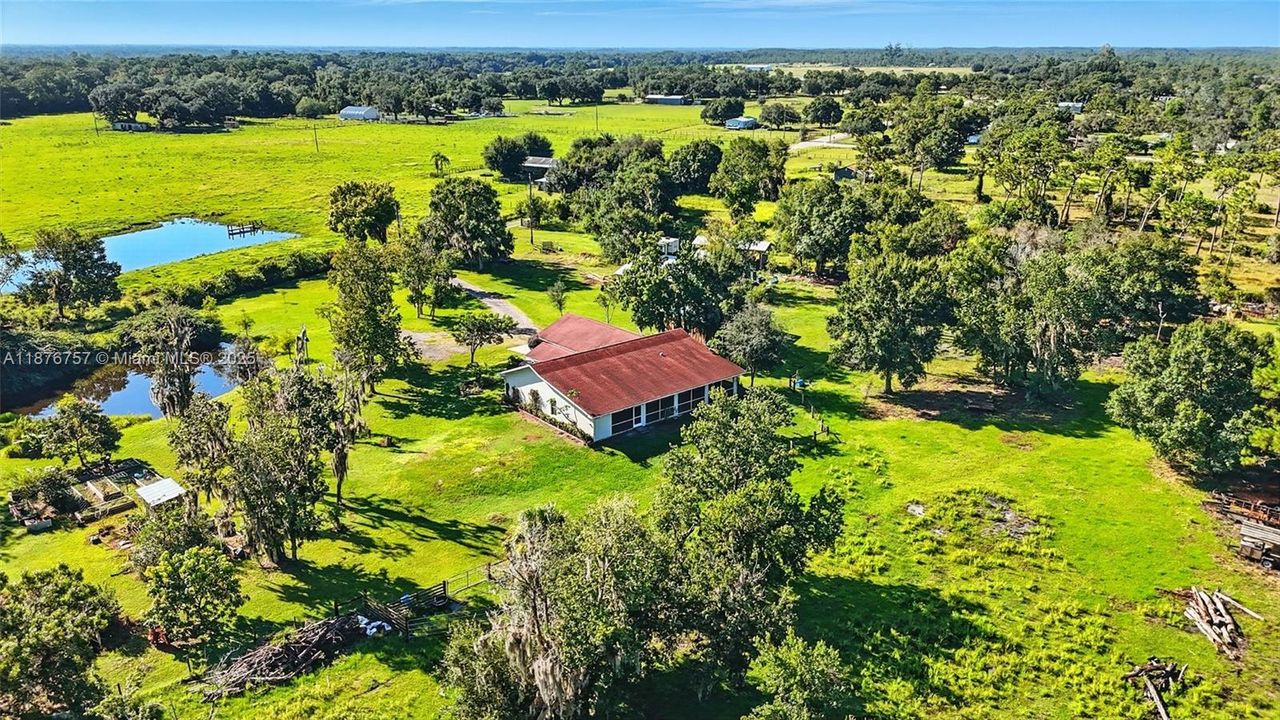 For Sale: $599,900 (3 beds, 3 baths, 2044 Square Feet)