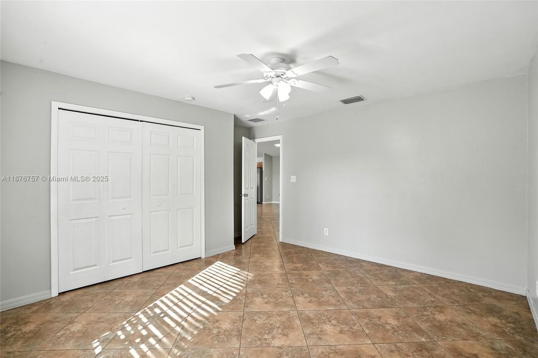 For Sale: $599,900 (3 beds, 3 baths, 2044 Square Feet)