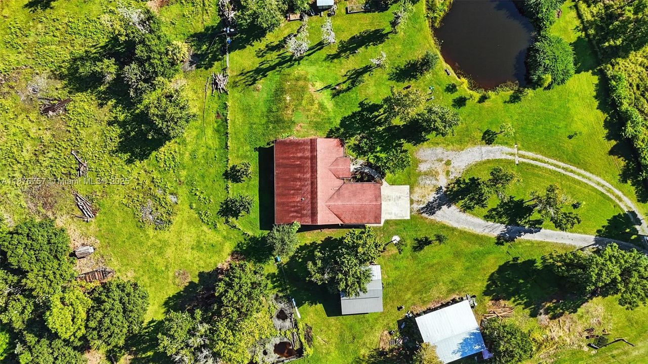 For Sale: $599,900 (3 beds, 3 baths, 2044 Square Feet)