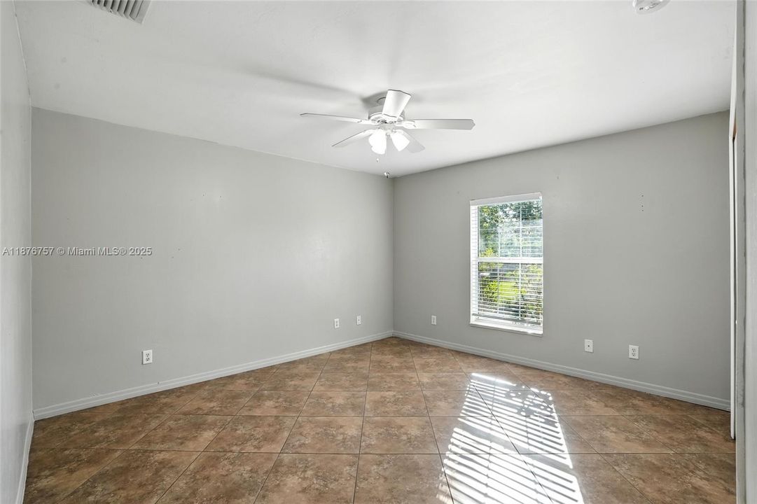 For Sale: $599,900 (3 beds, 3 baths, 2044 Square Feet)