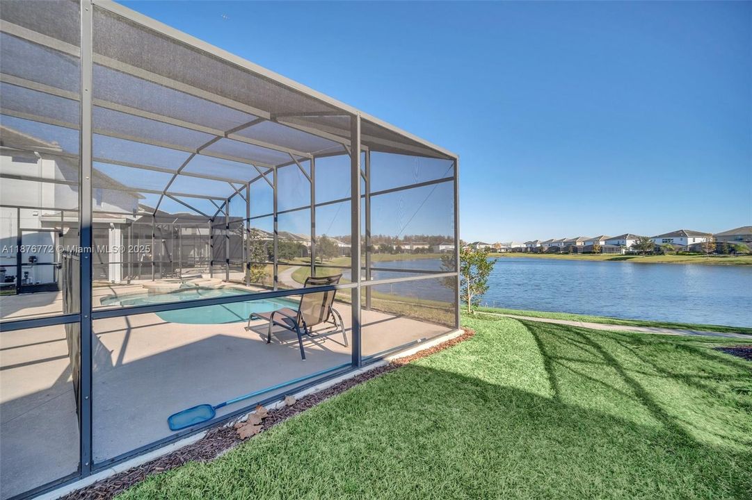 待售: $630,000 (6 贝兹, 6 浴室, 3395 平方英尺)