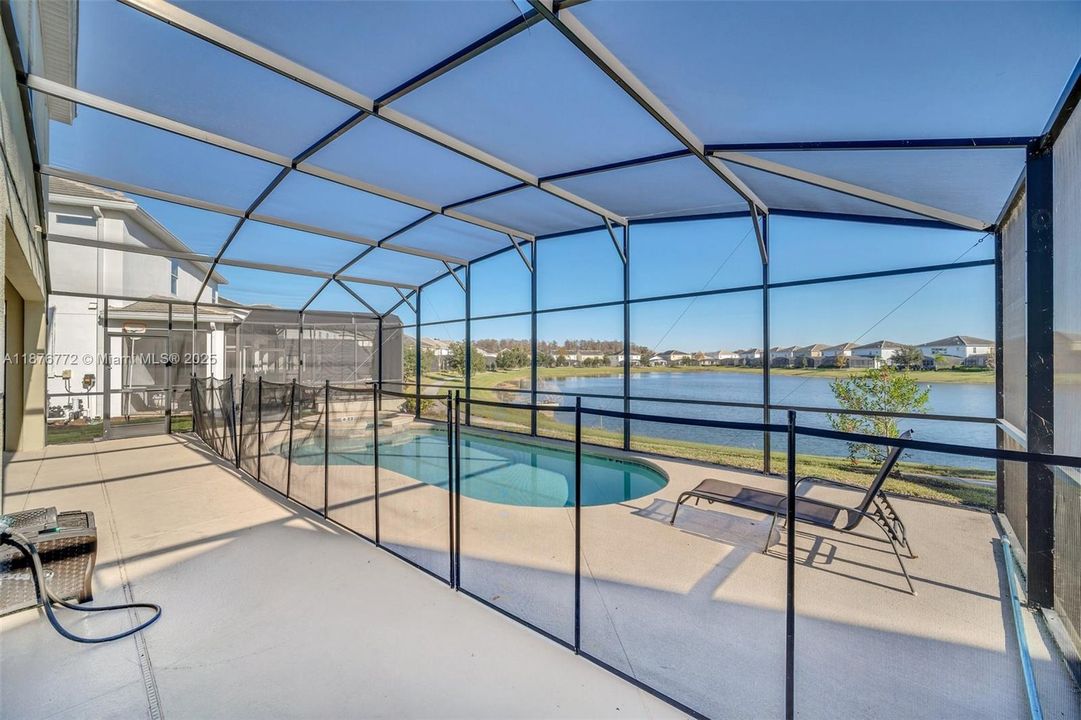 待售: $630,000 (6 贝兹, 6 浴室, 3395 平方英尺)