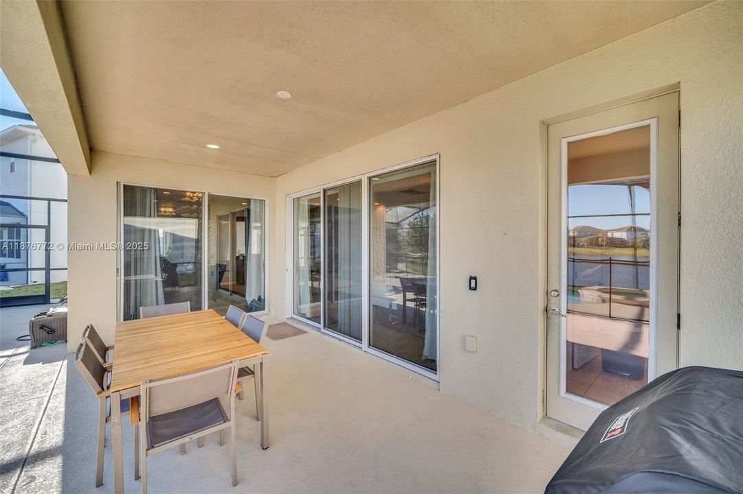 待售: $630,000 (6 贝兹, 6 浴室, 3395 平方英尺)