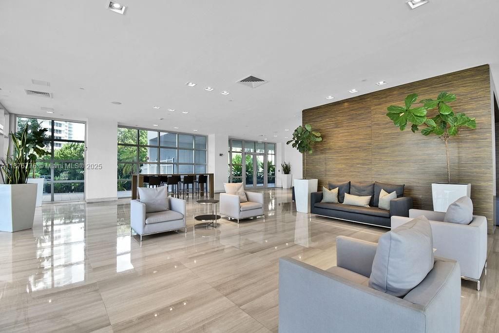 На продажу: $2,599,000 (3 спален, 3 ванн, 2582 Квадратных фут)