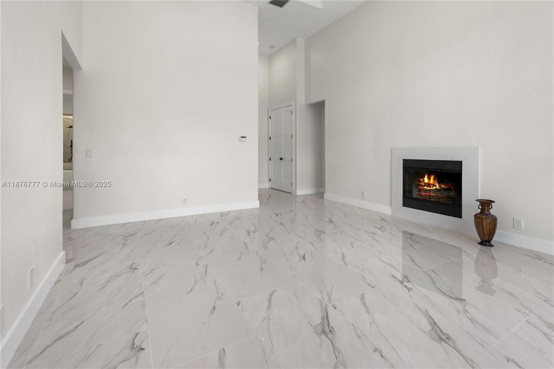 На продажу: $1,799,000 (6 спален, 4 ванн, 4156 Квадратных фут)