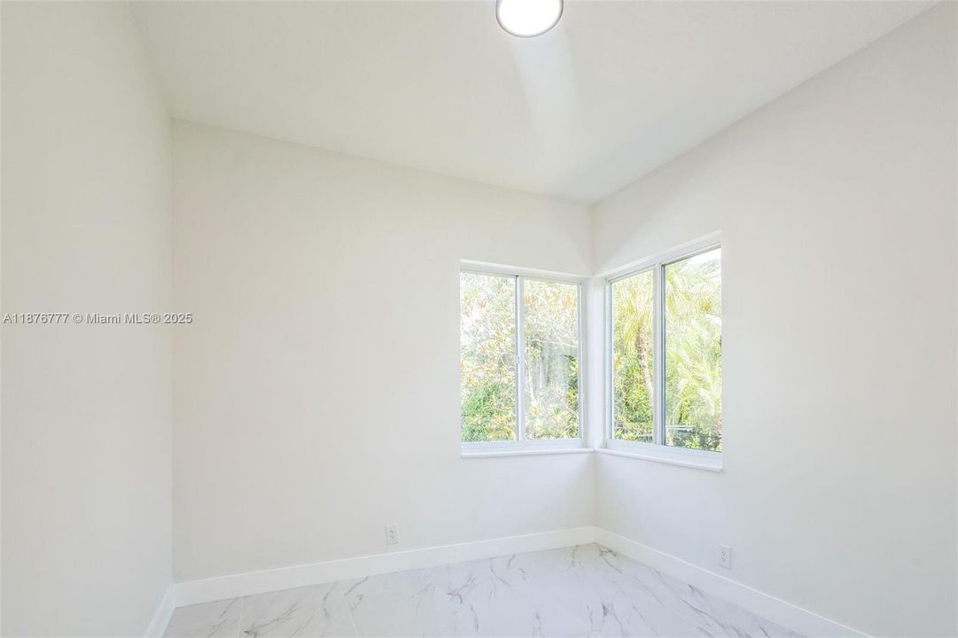 На продажу: $1,799,000 (6 спален, 4 ванн, 4156 Квадратных фут)