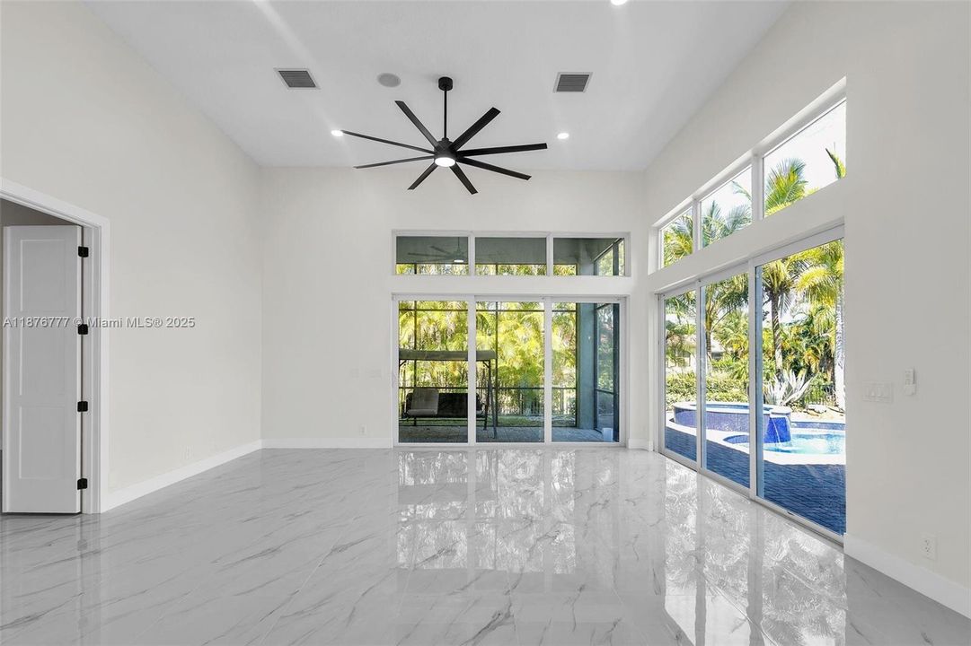 На продажу: $1,799,000 (6 спален, 4 ванн, 4156 Квадратных фут)