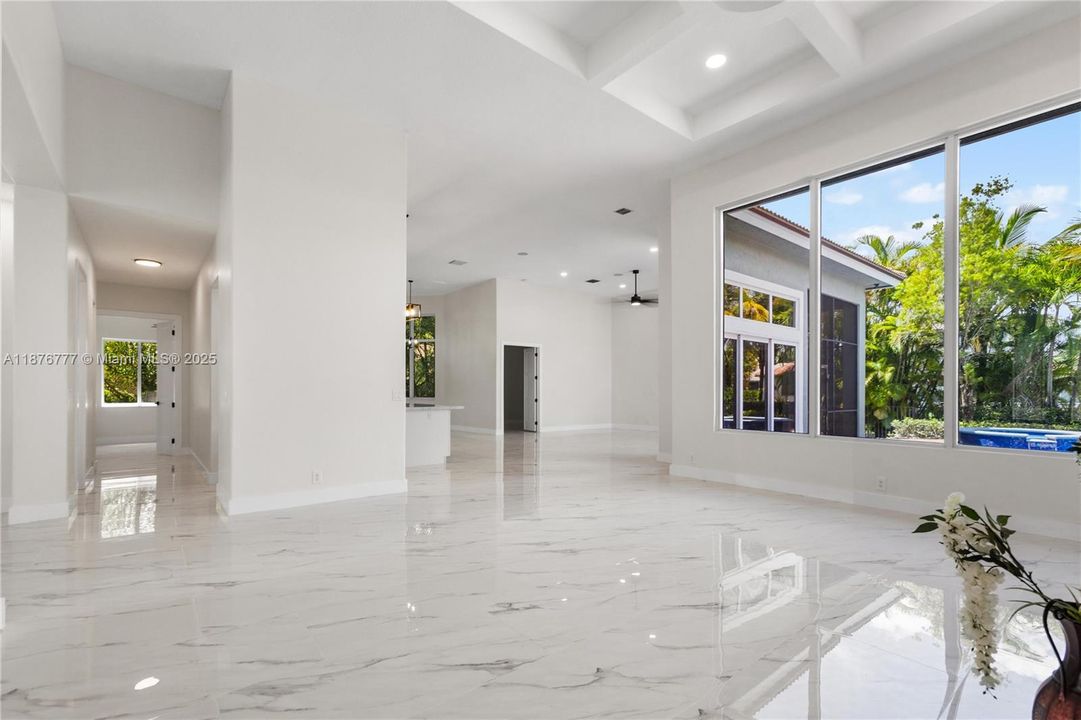 На продажу: $1,799,000 (6 спален, 4 ванн, 4156 Квадратных фут)