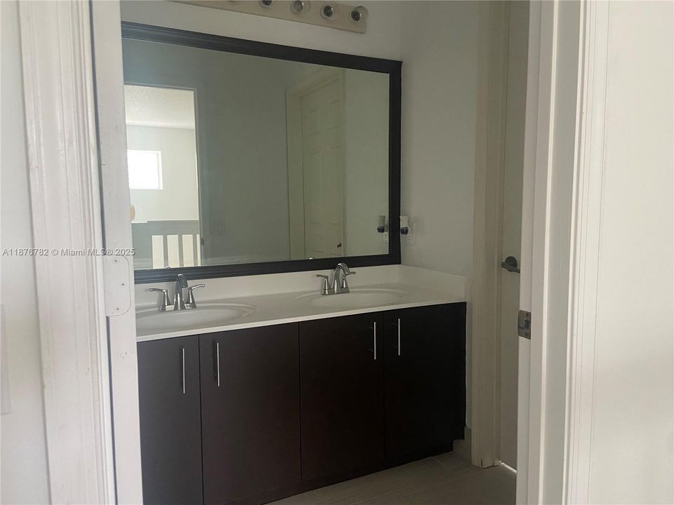 For Rent: $4,400 (3 beds, 2 baths, 1893 Square Feet)