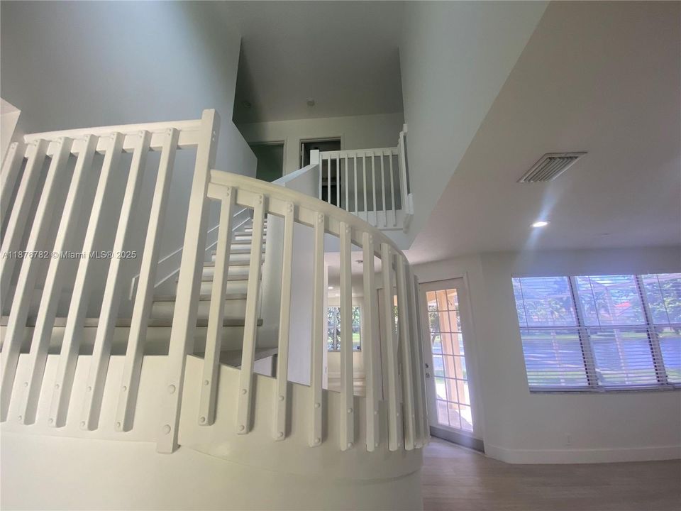 For Rent: $4,400 (3 beds, 2 baths, 1893 Square Feet)