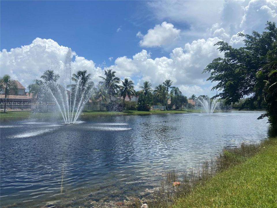 For Rent: $4,400 (3 beds, 2 baths, 1893 Square Feet)