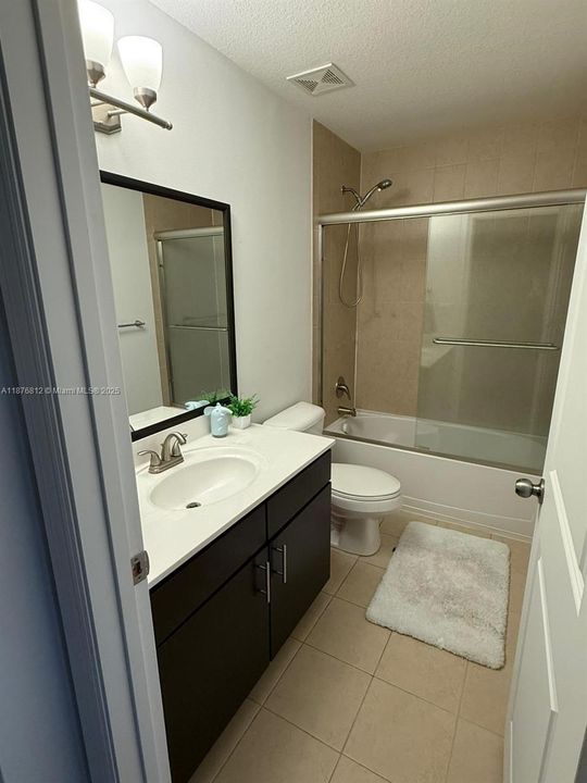 Active With Contract: $3,300 (3 beds, 2 baths, 1671 Square Feet)