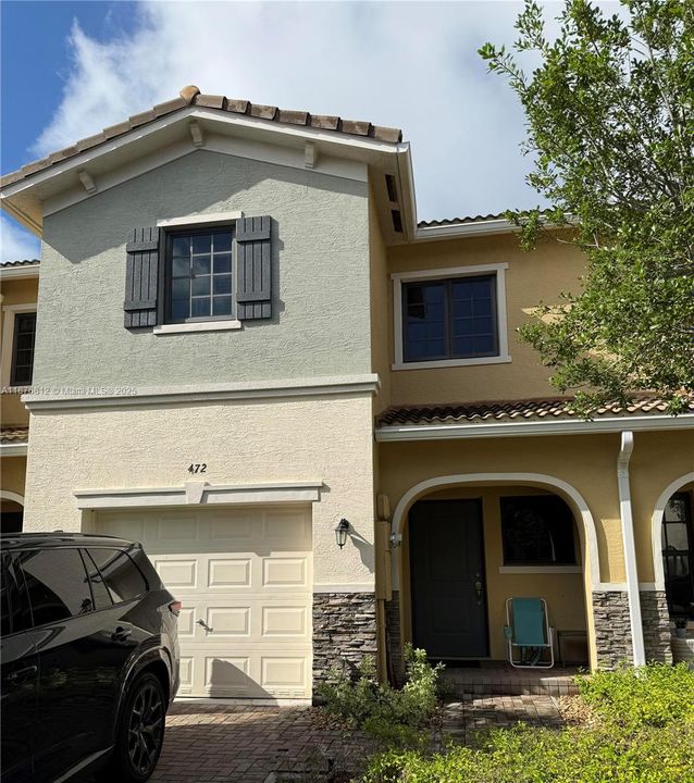 Active With Contract: $3,300 (3 beds, 2 baths, 1671 Square Feet)
