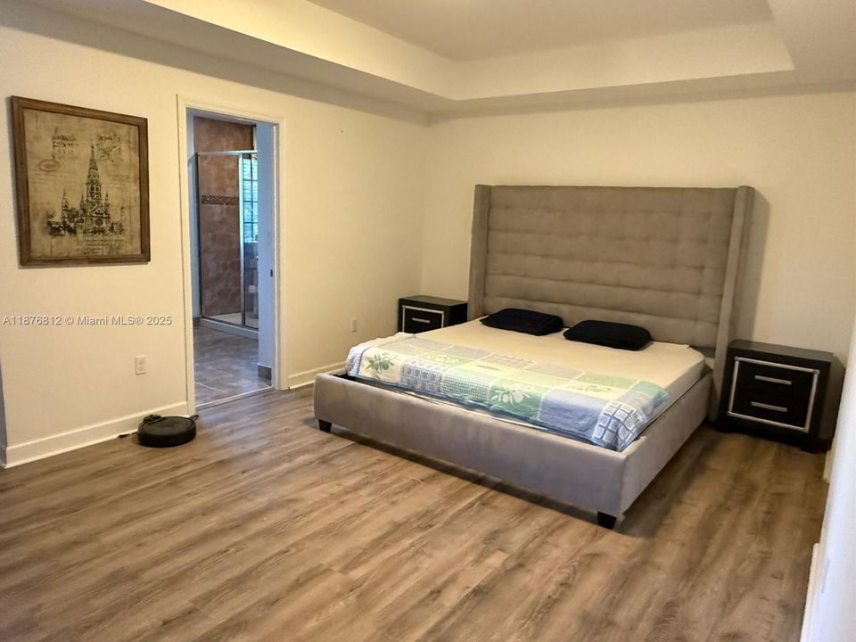 Active With Contract: $3,300 (3 beds, 2 baths, 1671 Square Feet)