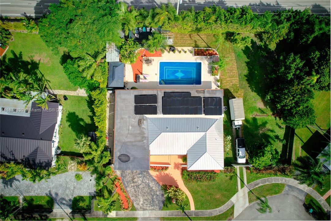 合同活跃: $1,250,000 (3 贝兹, 3 浴室, 3295 平方英尺)