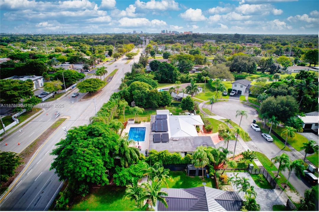 合同活跃: $1,250,000 (3 贝兹, 3 浴室, 3295 平方英尺)