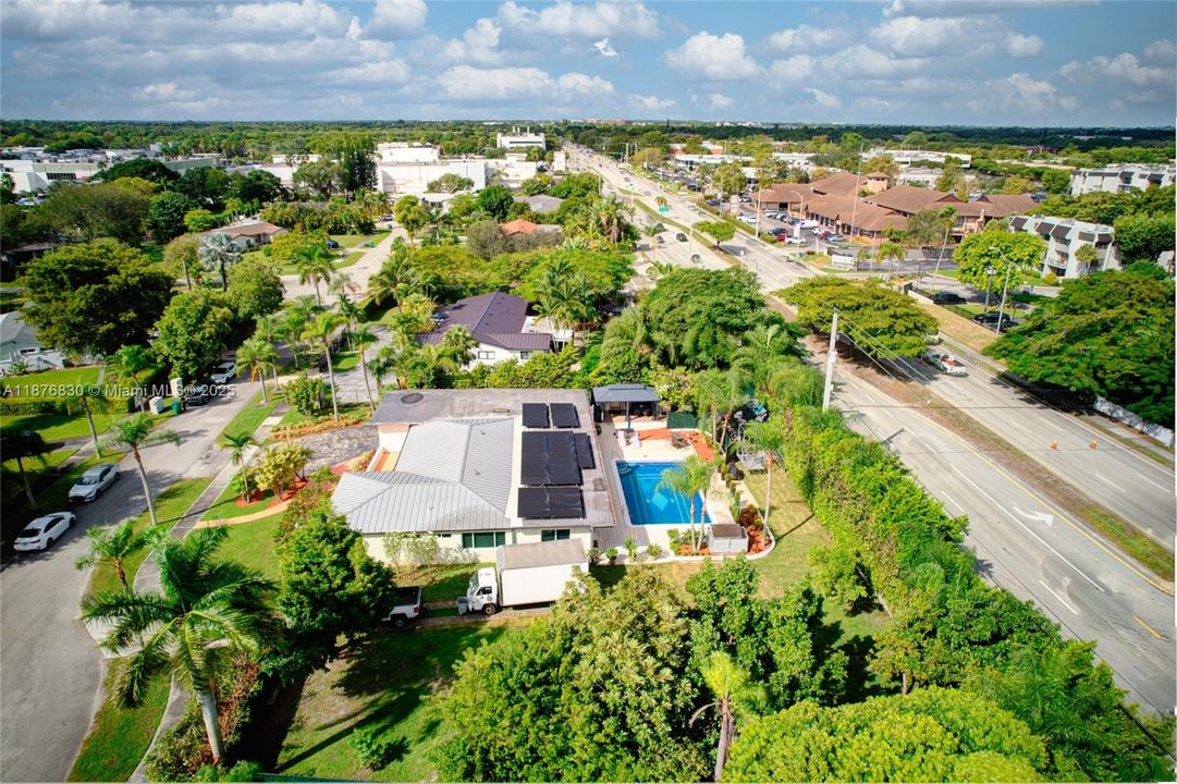 合同活跃: $1,250,000 (3 贝兹, 3 浴室, 3295 平方英尺)