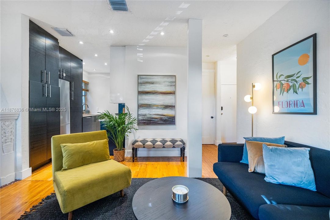 Vendido Recientemente: $515,000 (2 camas, 1 baños, 860 Pies cuadrados)