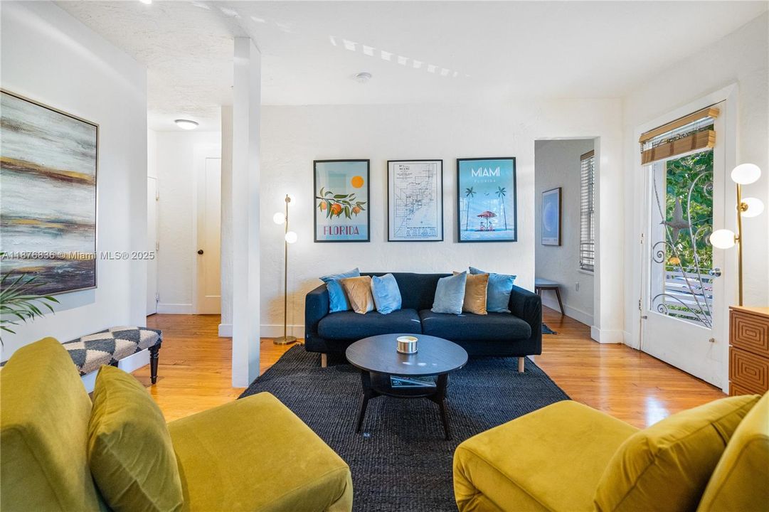 Vendido Recientemente: $515,000 (2 camas, 1 baños, 860 Pies cuadrados)