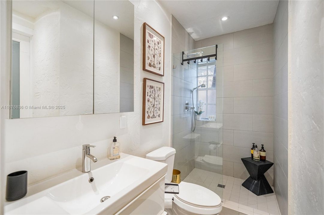Vendido Recientemente: $515,000 (2 camas, 1 baños, 860 Pies cuadrados)