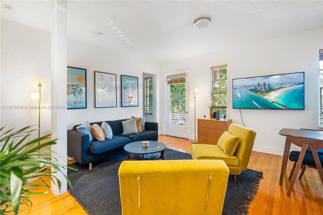 Vendido Recientemente: $515,000 (2 camas, 1 baños, 860 Pies cuadrados)