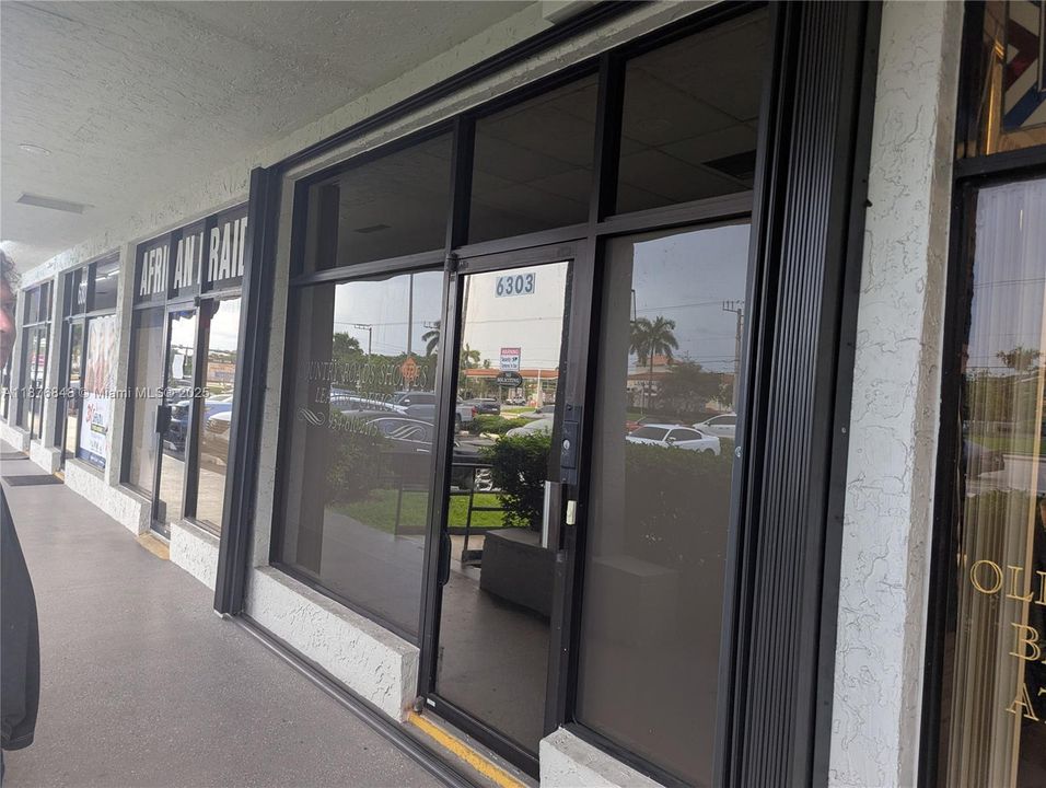 Под контрактом: $2,500 (0 спален, 0 ванн, 0 Квадратных фут)