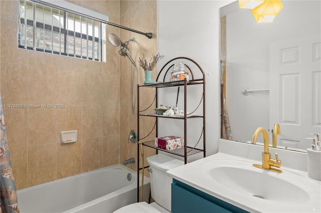 待售: $720,000 (3 贝兹, 2 浴室, 1534 平方英尺)