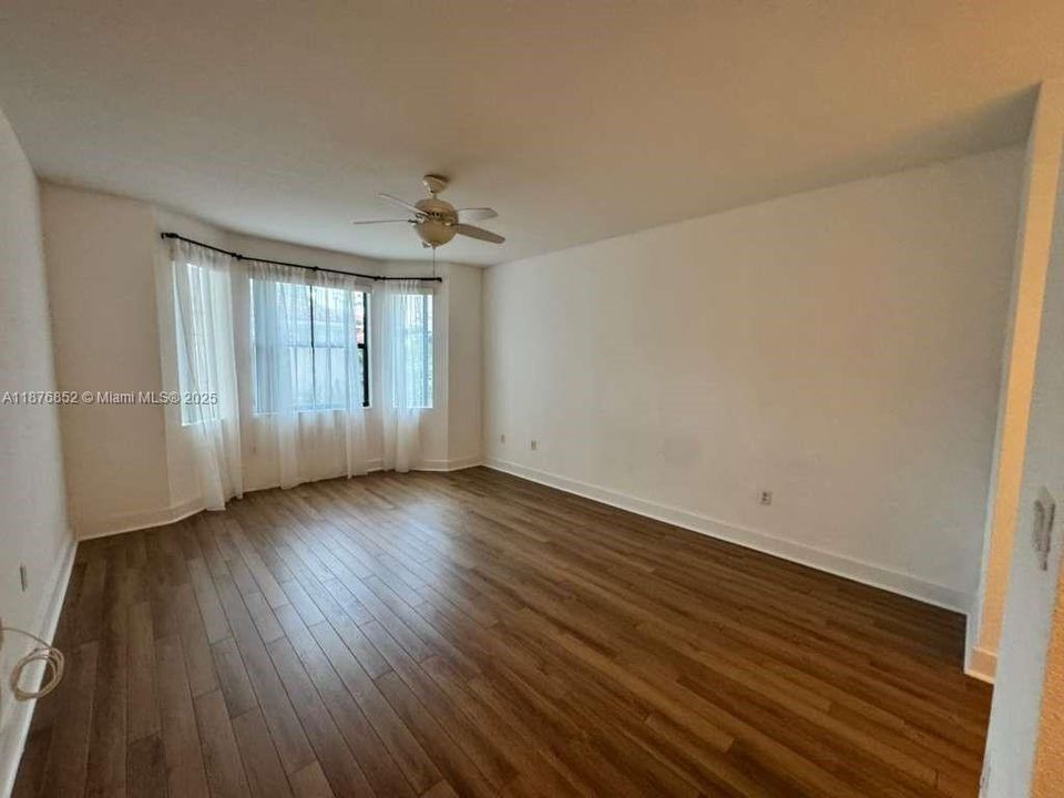 待售: $720,000 (3 贝兹, 2 浴室, 1534 平方英尺)