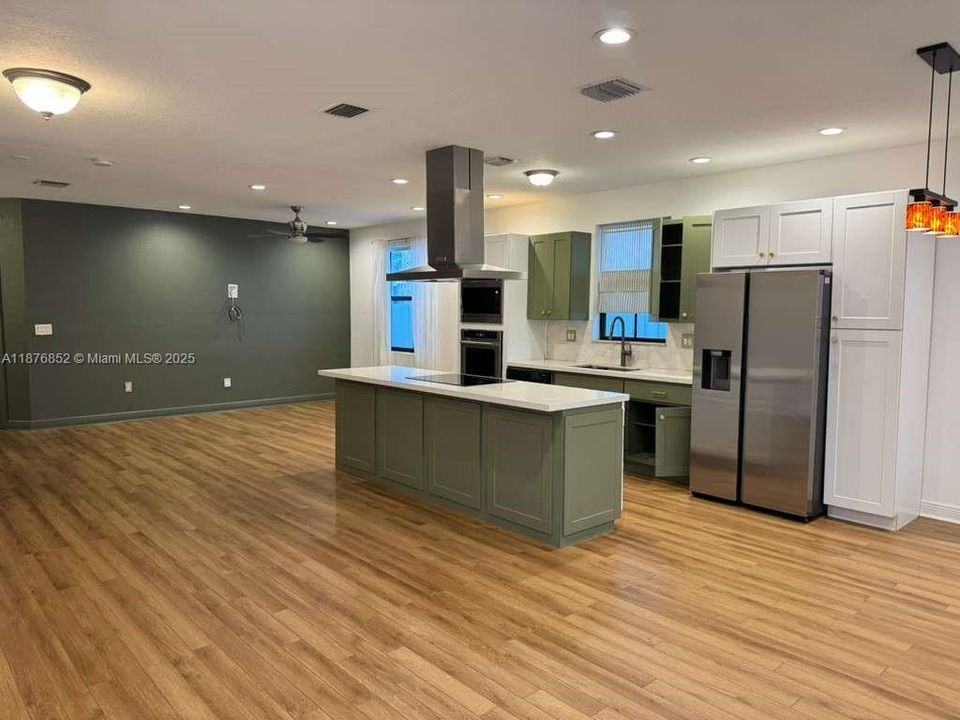 待售: $720,000 (3 贝兹, 2 浴室, 1534 平方英尺)