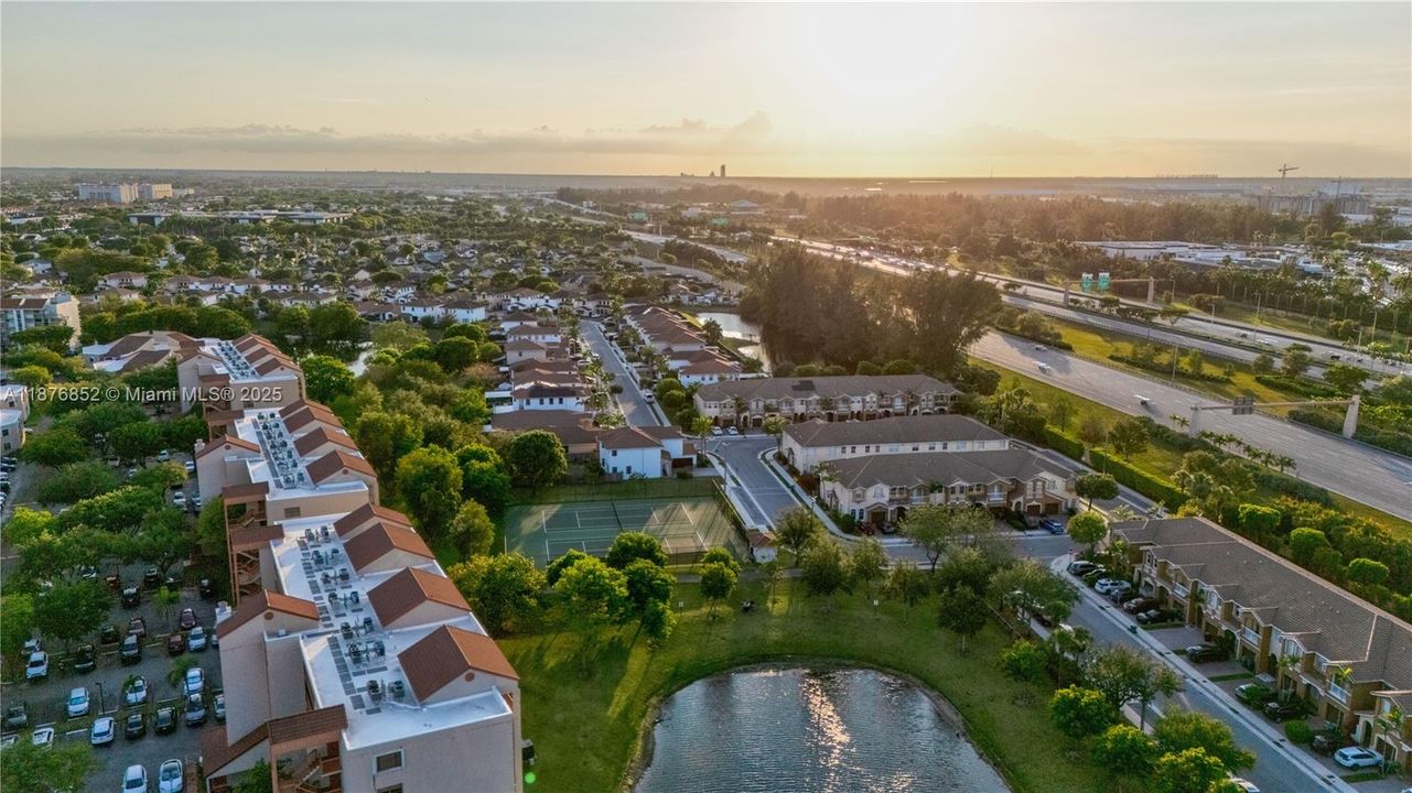 待售: $720,000 (3 贝兹, 2 浴室, 1534 平方英尺)