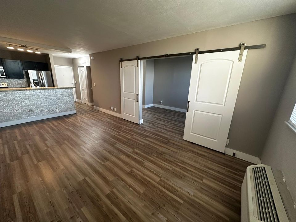 Recently Rented: $1,550 (1 beds, 1 baths, 475 Square Feet)