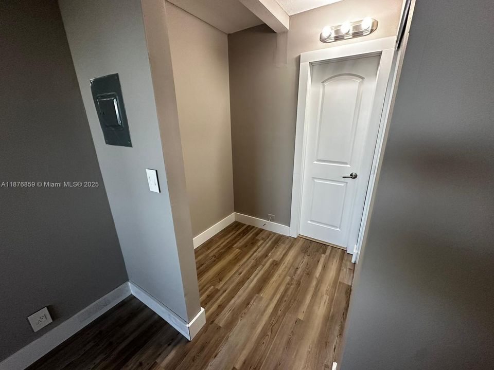 Recently Rented: $1,550 (1 beds, 1 baths, 475 Square Feet)