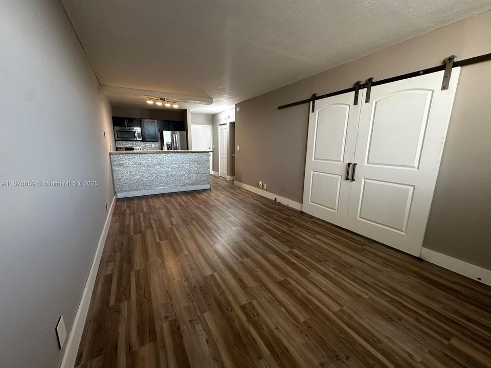 Recently Rented: $1,550 (1 beds, 1 baths, 475 Square Feet)