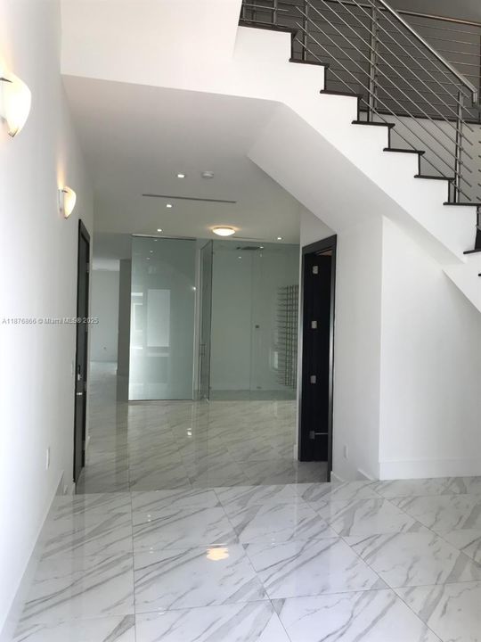 Recently Rented: $7,600 (5 beds, 5 baths, 3904 Square Feet)